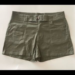 The Blues vintage green shorts. In good condition. Size 14